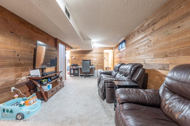701 E Bismark Ave, Spokane, WA 99208