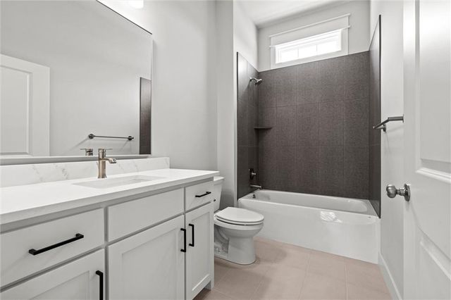 1021 SW Redbuck Circle, Lee's Summit, MO 64081