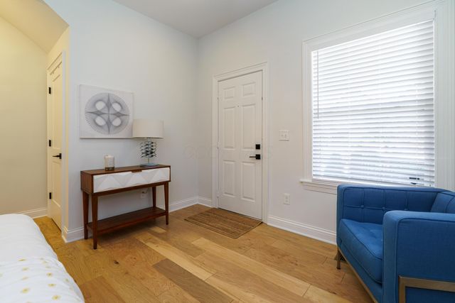 33 W Starr Avenue, Columbus, OH 43201