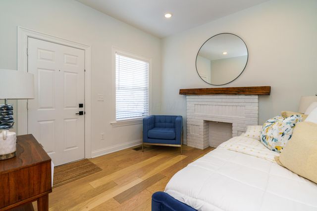 33 W Starr Avenue, Columbus, OH 43201