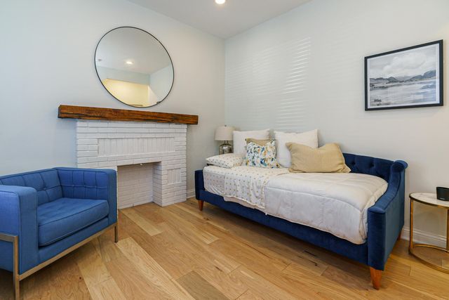 33 W Starr Avenue, Columbus, OH 43201