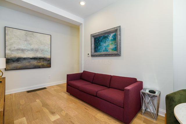 33 W Starr Avenue, Columbus, OH 43201