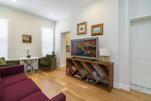 33 W Starr Avenue, Columbus, OH 43201