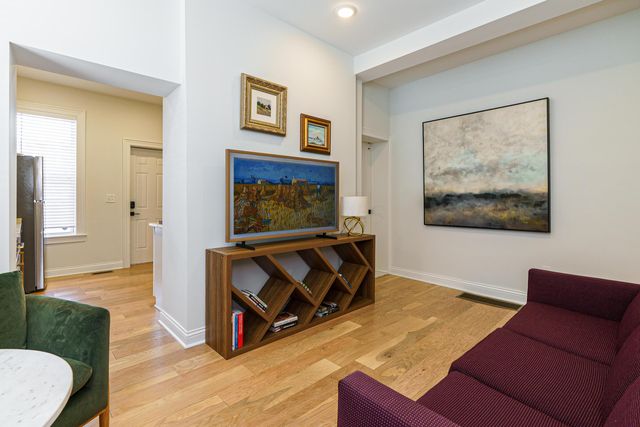33 W Starr Avenue, Columbus, OH 43201