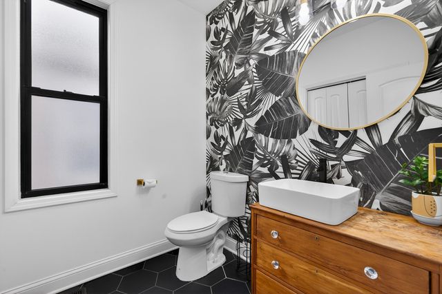 2514 Harvey Avenue, Berwyn, IL 60402