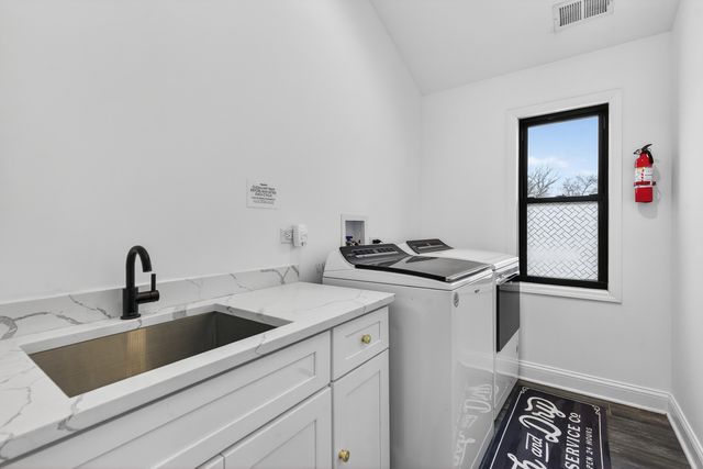 2514 Harvey Avenue, Berwyn, IL 60402