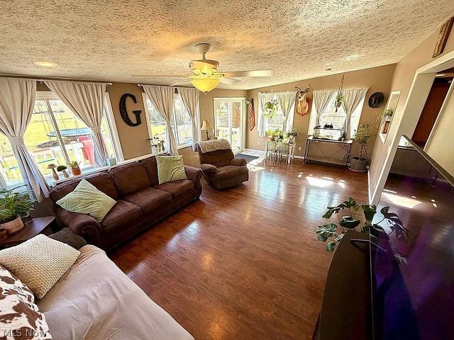 6134 Mahoning Avenue NW, Warren, OH 44481