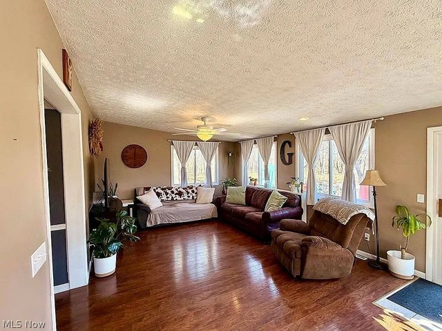 6134 Mahoning Avenue NW, Warren, OH 44481