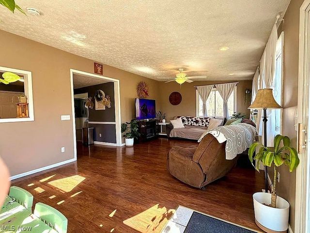 6134 Mahoning Avenue NW, Warren, OH 44481