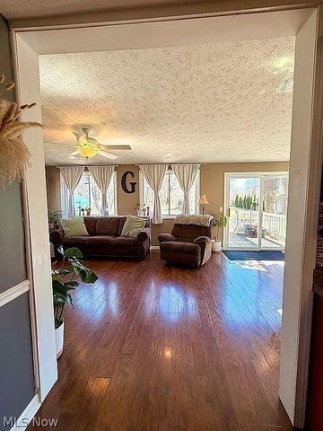 6134 Mahoning Avenue NW, Warren, OH 44481