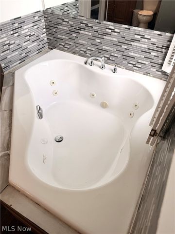 6134 Mahoning Avenue NW, Warren, OH 44481