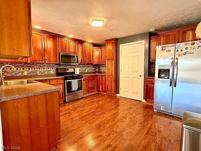 6134 Mahoning Avenue NW, Warren, OH 44481