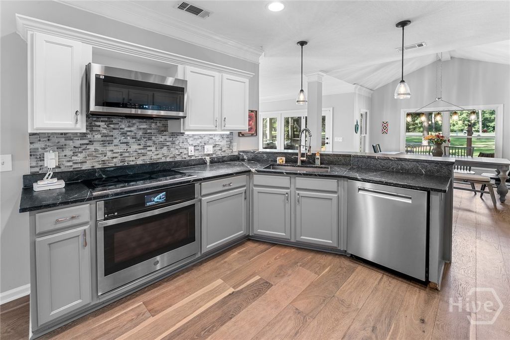 Image 19 of property listing at 307 Wedgefield Crossing, Savannah, GA 31405