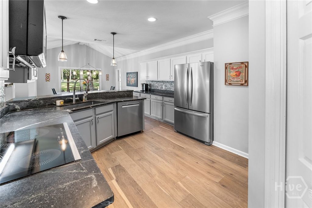 Image 20 of property listing at 307 Wedgefield Crossing, Savannah, GA 31405