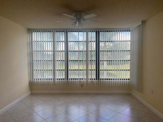 3640 WHITEHALL Drive 206, West Palm Beach, FL 33401