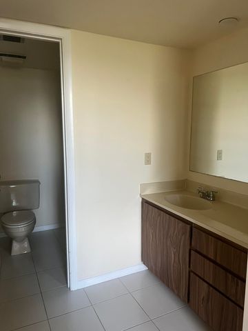 3640 WHITEHALL Drive 206, West Palm Beach, FL 33401