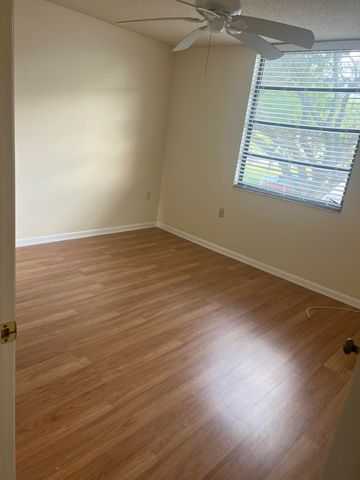 3640 WHITEHALL Drive 206, West Palm Beach, FL 33401