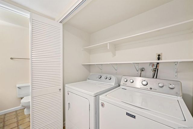 317 N Melrose Dr G, Vista, CA 92083