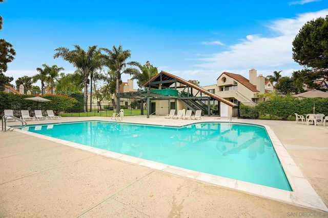 317 N Melrose Dr G, Vista, CA 92083