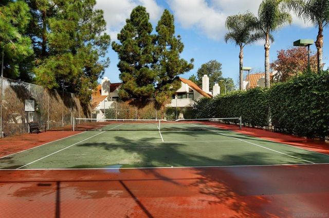 317 N Melrose Dr G, Vista, CA 92083