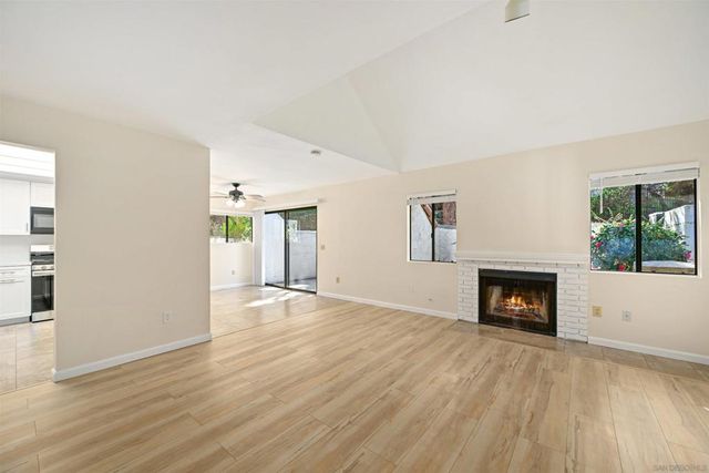 317 N Melrose Dr G, Vista, CA 92083