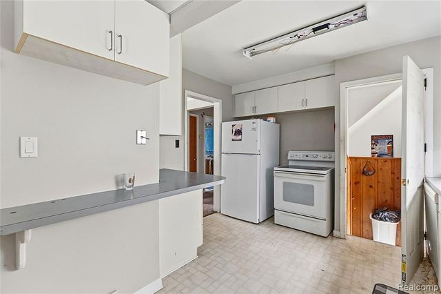 20588 Norborne, Redford, MI 48240