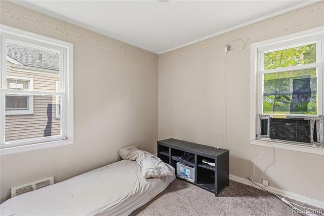 20588 Norborne, Redford, MI 48240