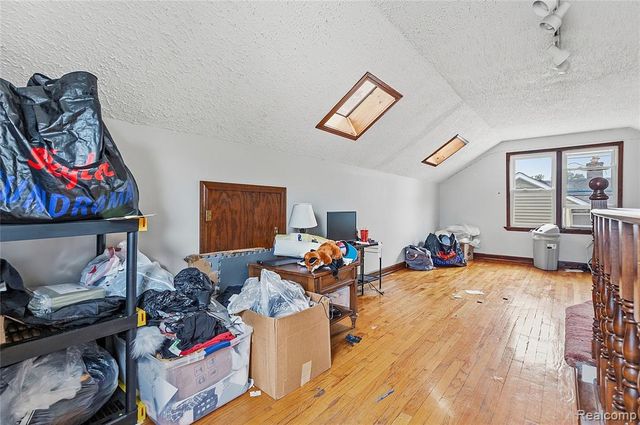 20588 Norborne, Redford, MI 48240