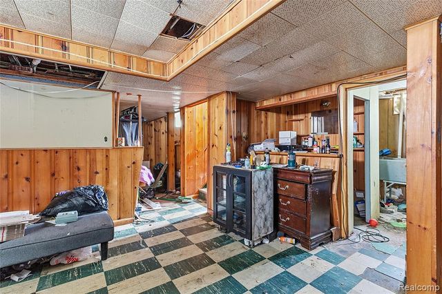 20588 Norborne, Redford, MI 48240