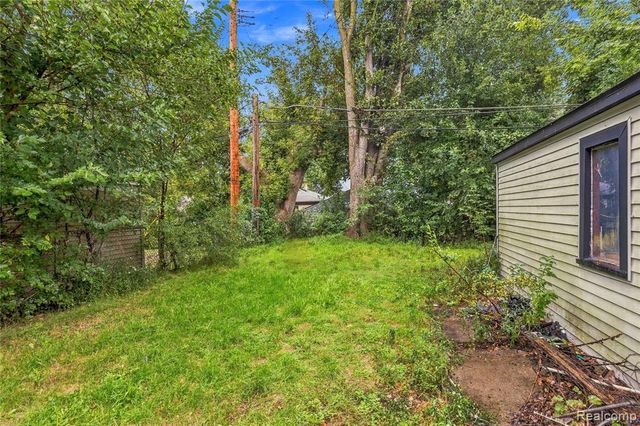 20588 Norborne, Redford, MI 48240