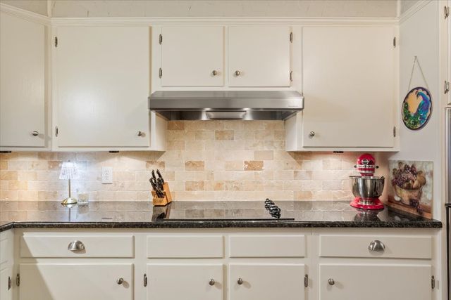 416 White Hall Drive, Woodway, TX 76712