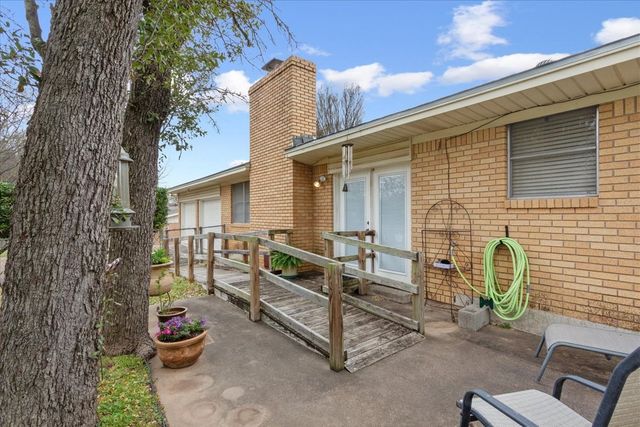 416 White Hall Drive, Woodway, TX 76712