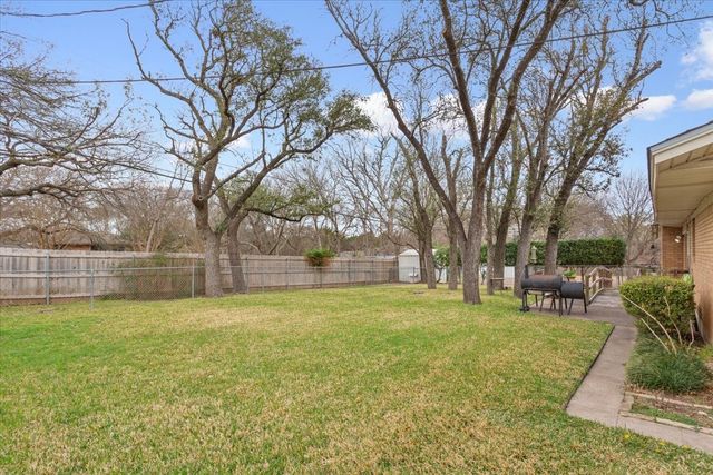 416 White Hall Drive, Woodway, TX 76712