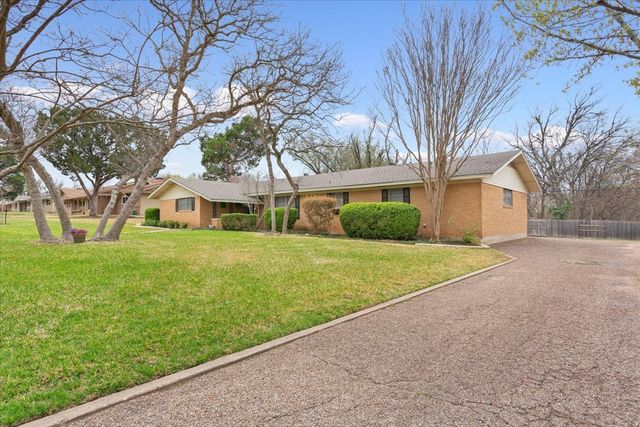 416 White Hall Drive, Woodway, TX 76712