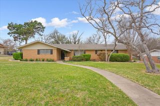 416 White Hall Drive, Woodway, TX 76712