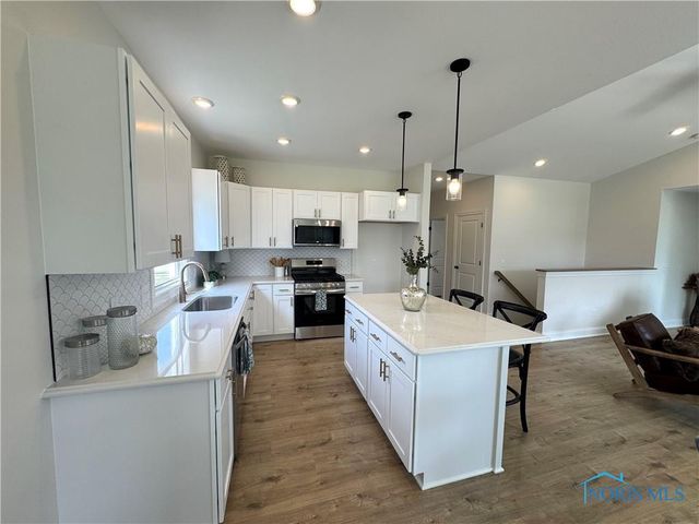 1159 Riley Lane, Waterville, OH 43566