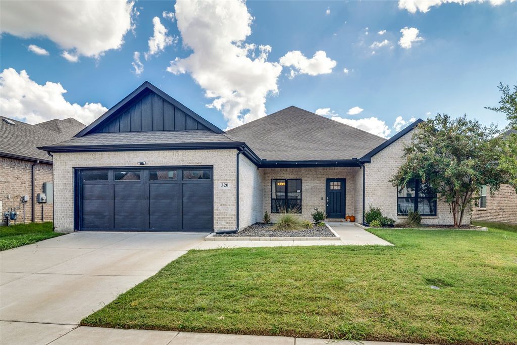 320 Community Drive, Lavon, TX 75166