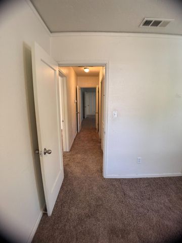 704 N Roosevelt Avenue, Fresno, CA 93728