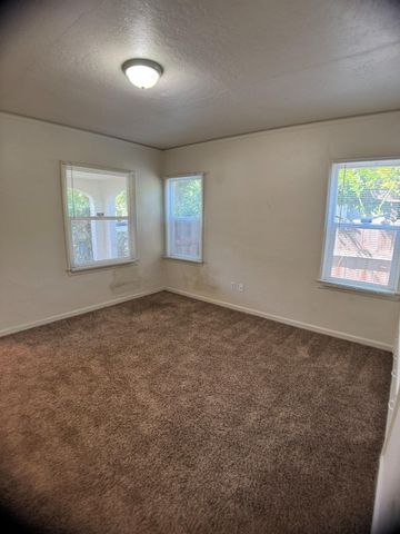 704 N Roosevelt Avenue, Fresno, CA 93728