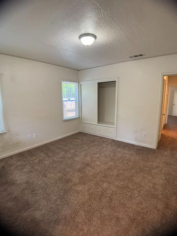 704 N Roosevelt Avenue, Fresno, CA 93728