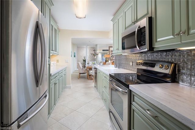 4005 Gulf Shore BLVD N 100, Naples, FL 34103
