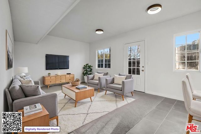 3305 Brayton Avenue, Signal Hill, CA 90755