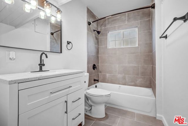 3305 Brayton Avenue, Signal Hill, CA 90755