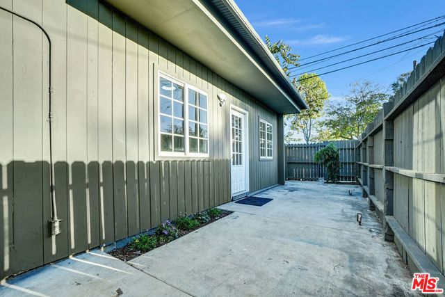 3305 Brayton Avenue, Signal Hill, CA 90755