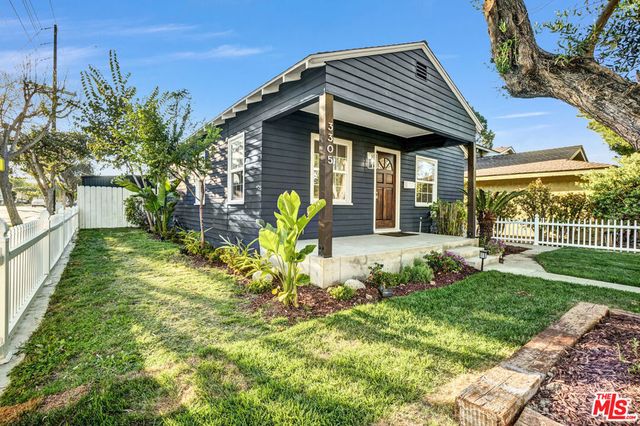 3305 Brayton Avenue, Signal Hill, CA 90755