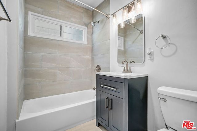 3305 Brayton Avenue, Signal Hill, CA 90755