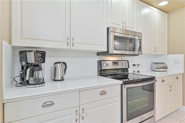 2010 SE 18th AVE, Cape Coral, FL 33990