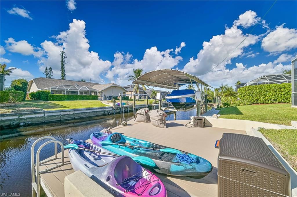 Image 10 of property listing at 2010 SE 18th AVE, Cape Coral, FL 33990
