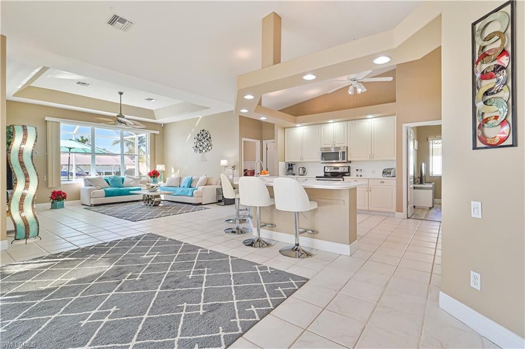 Image 18 of property listing at 2010 SE 18th AVE, Cape Coral, FL 33990