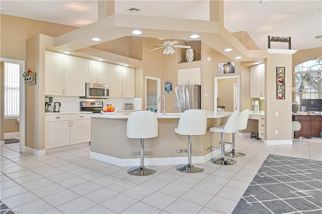Image 19 of property listing at 2010 SE 18th AVE, Cape Coral, FL 33990